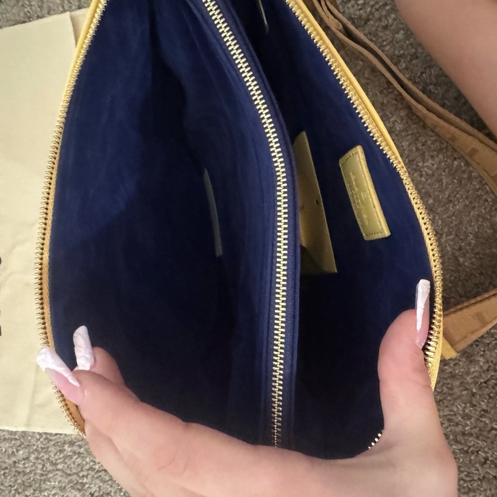 Louis Vuitton Mustard Yellow Crossbody Bag - Picture 4 of 5